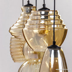 Chinese Procelain | palet in the know | 5-Lichts hanglamp amber glas met zwart Chinese Procelain | palet in the know | 5-Lichts hanglamp amber glas met zwart